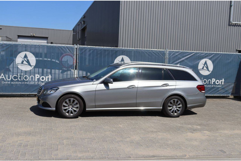 Mercedes-Benz E-Klasse 200 CDI - Autó: 1 kép. Mercedes-Benz E-Klasse 200 CDI - Autó: 1 kép.