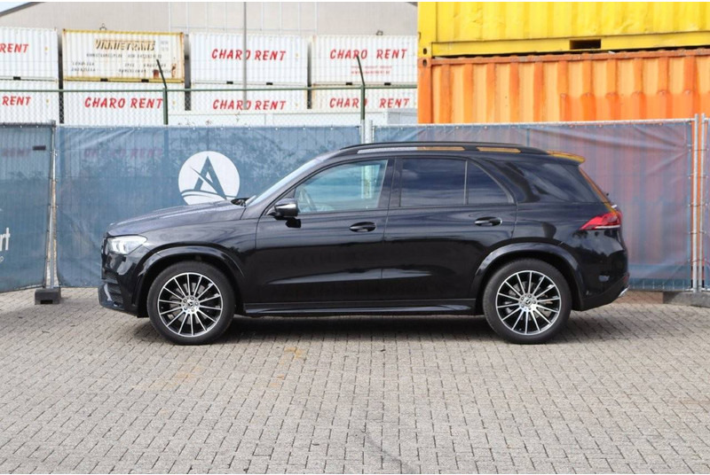 Mercedes-Benz GLE 300d - Szedán: 2 kép. Mercedes-Benz GLE 300d - Szedán: 2 kép.