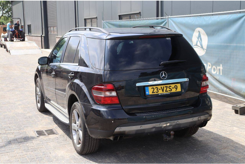 Mercedes-Benz M-Klasse ML 320 CDI 4 MATIC - Terepjáró/ SUV: 5 kép. Mercedes-Benz M-Klasse ML 320 CDI 4 MATIC - Terepjáró/ SUV: 5 kép.