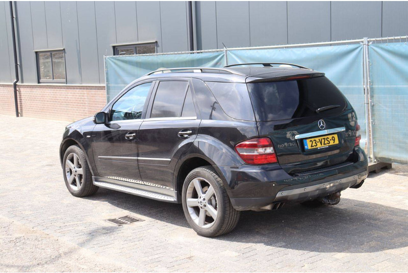 Mercedes-Benz M-Klasse ML 320 CDI 4 MATIC - Terepjáró/ SUV: 4 kép. Mercedes-Benz M-Klasse ML 320 CDI 4 MATIC - Terepjáró/ SUV: 4 kép.