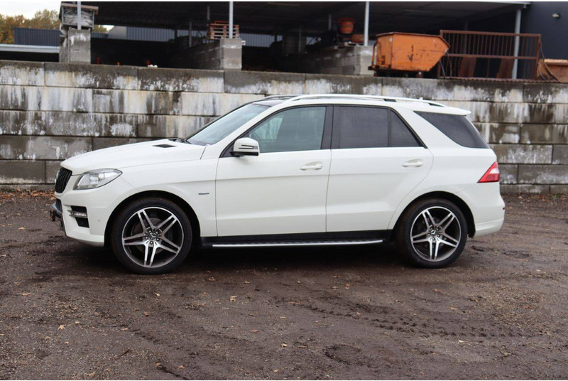 Mercedes-Benz ML350 - Szedán: 1 kép. Mercedes-Benz ML350 - Szedán: 1 kép.