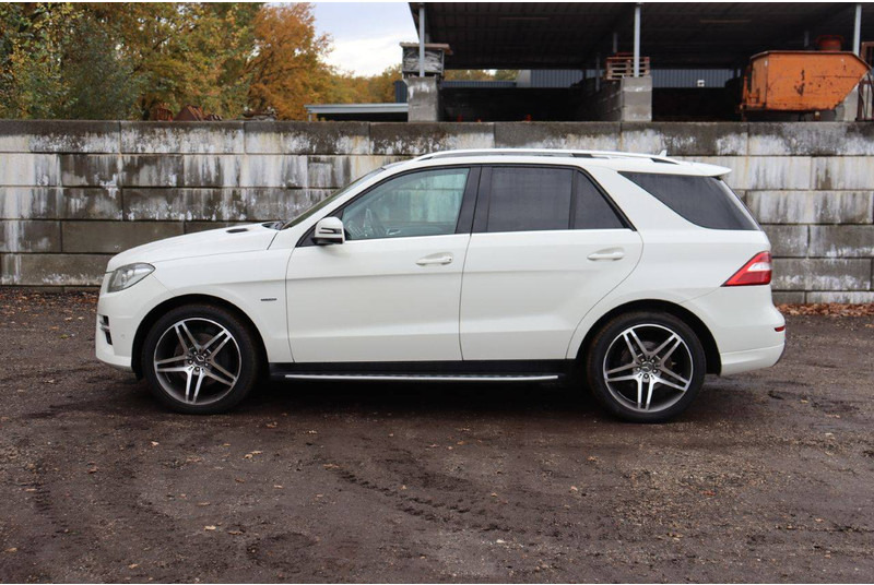Mercedes-Benz ML350 - Szedán: 2 kép. Mercedes-Benz ML350 - Szedán: 2 kép.