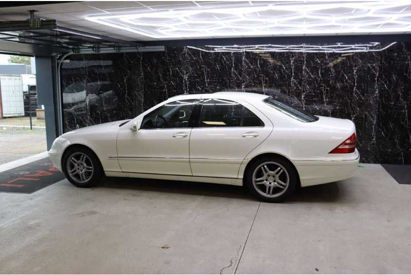 Mercedes-Benz S-Klasse S320 - Szedán: 3 kép. Mercedes-Benz S-Klasse S320 - Szedán: 3 kép.
