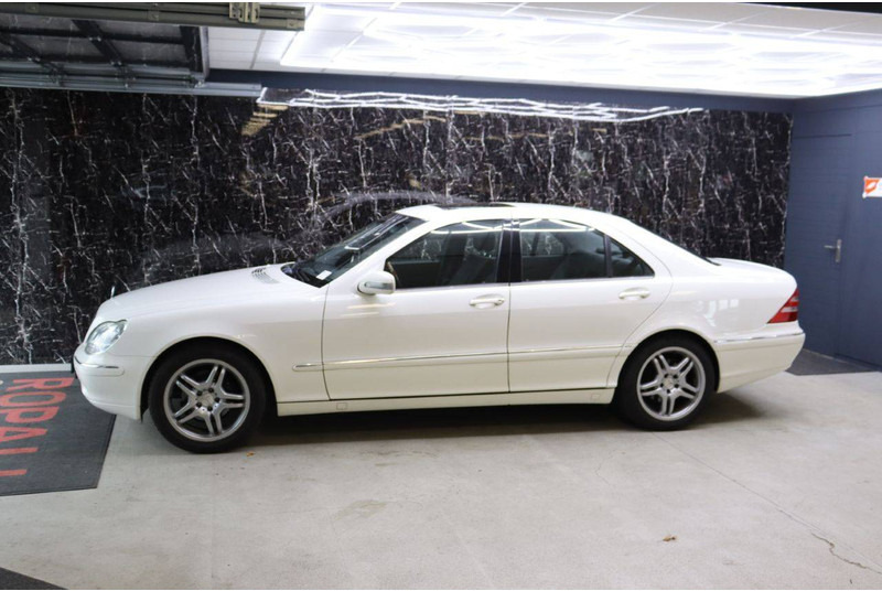 Mercedes-Benz S-Klasse S320 - Szedán: 1 kép. Mercedes-Benz S-Klasse S320 - Szedán: 1 kép.