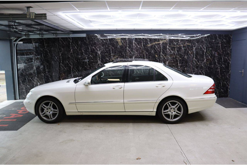 Mercedes-Benz S-Klasse S320 - Szedán: 2 kép. Mercedes-Benz S-Klasse S320 - Szedán: 2 kép.