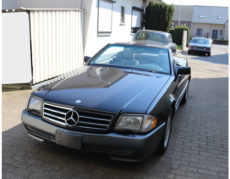 Mercedes-Benz SL-Klasse (R129) _ 500 - Szedán: 4 kép. Mercedes-Benz SL-Klasse (R129) _ 500 - Szedán: 4 kép.