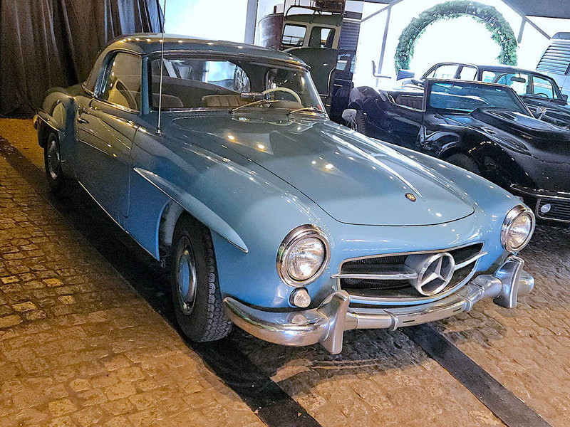 Mercedes-Benz SL-Klasse (W121) _ 190 - Szedán: 3 kép. Mercedes-Benz SL-Klasse (W121) _ 190 - Szedán: 3 kép.