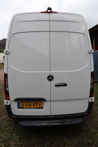 Mercedes-Benz Sprinter - Furgon: 5 kép. Mercedes-Benz Sprinter - Furgon: 5 kép.