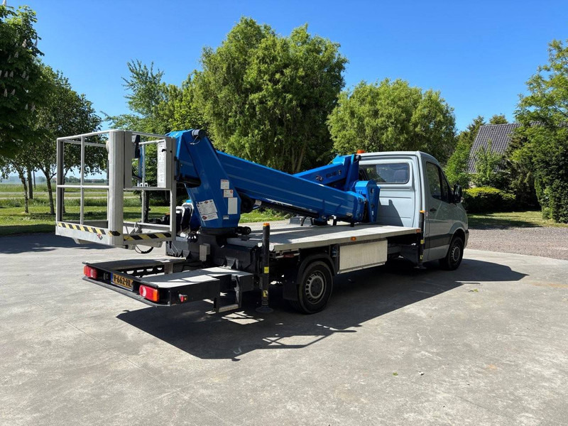 Mercedes-Benz Sprinter - Emelőkosaras teherautó: 5 kép. Mercedes-Benz Sprinter - Emelőkosaras teherautó: 5 kép.