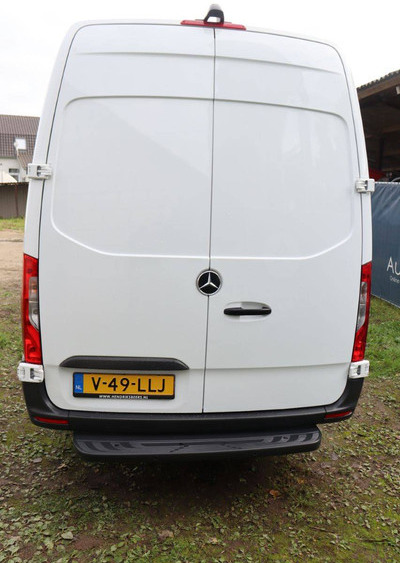Mercedes-Benz Sprinter - Furgon: 5 kép. Mercedes-Benz Sprinter - Furgon: 5 kép.