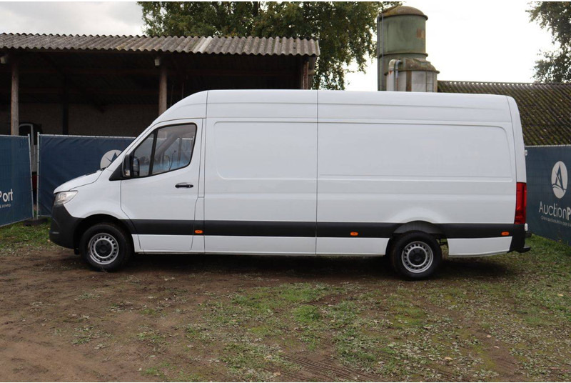 Mercedes-Benz Sprinter - Furgon: 2 kép. Mercedes-Benz Sprinter - Furgon: 2 kép.
