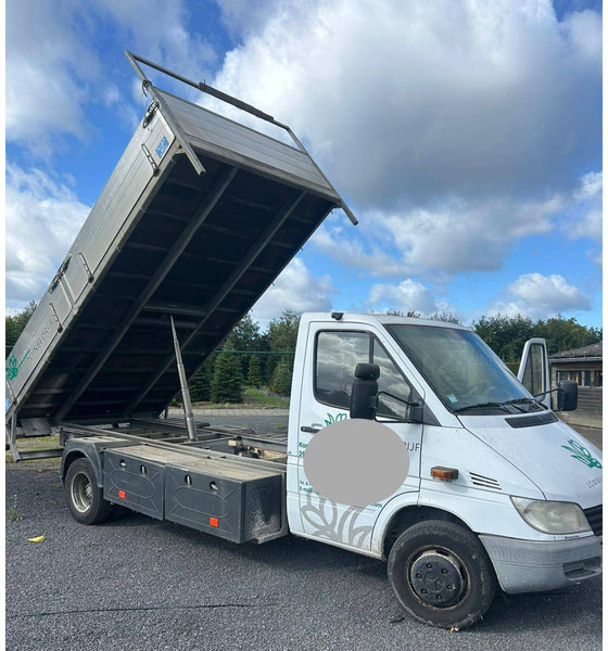 Mercedes-Benz Sprinter (I - update) CDI - Billenőplatós kisteherautó: 2 kép. Mercedes-Benz Sprinter (I - update) CDI - Billenőplatós kisteherautó: 2 kép.