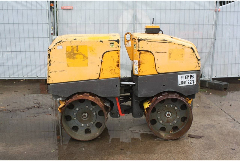 Neuson Roller RT2SC - Henger: 1 kép. Neuson Roller RT2SC - Henger: 1 kép.