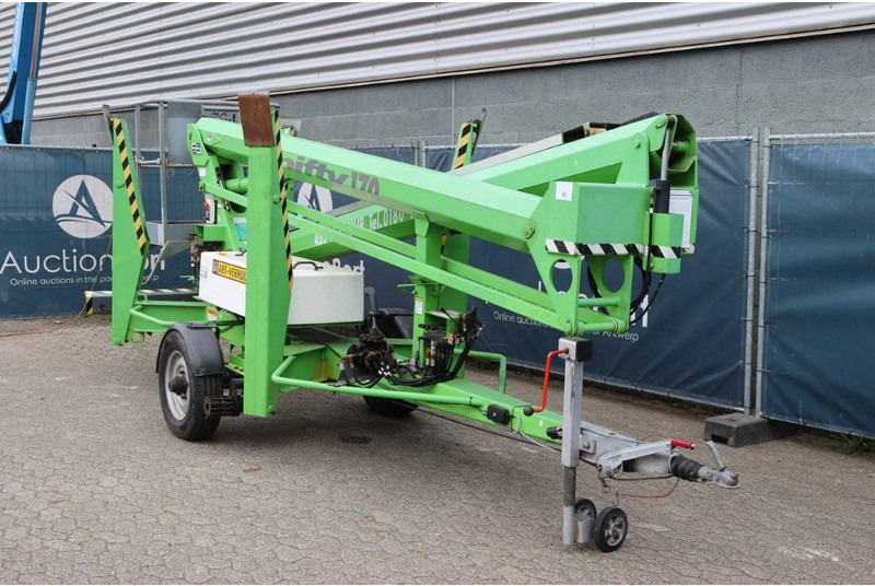 Niftylift DINO 125 T - Személyemelő: 3 kép. Niftylift DINO 125 T - Személyemelő: 3 kép.