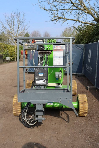 Niftylift HR 12 DE - Személyemelő: 4 kép. Niftylift HR 12 DE - Személyemelő: 4 kép.