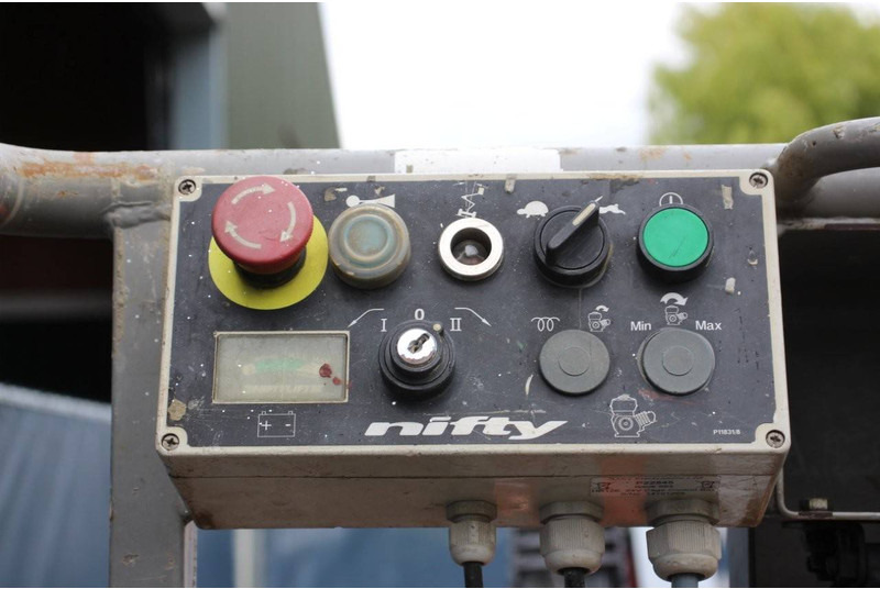 Személyemelő Niftylift HR12NE: 13 kép.