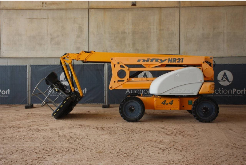Niftylift HR21 D 4X4 - Személyemelő: 2 kép. Niftylift HR21 D 4X4 - Személyemelő: 2 kép.