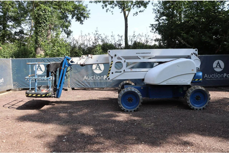 Niftylift HR21D 4x4 - Személyemelő: 2 kép. Niftylift HR21D 4x4 - Személyemelő: 2 kép.