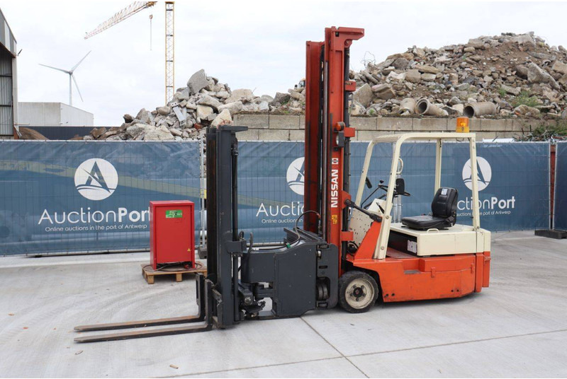 Nissan - Elektromos targonca: 1 kép. Nissan - Elektromos targonca: 1 kép.