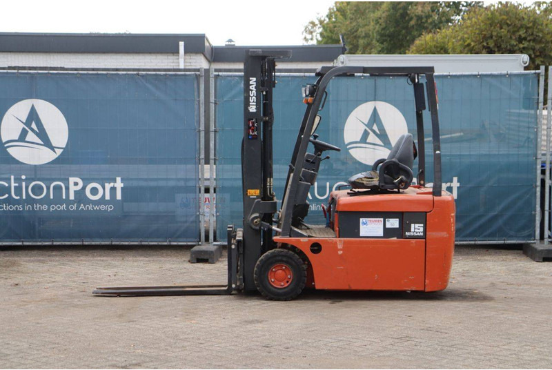 Nissan HX1L15HQ - Elektromos targonca: 2 kép. Nissan HX1L15HQ - Elektromos targonca: 2 kép.