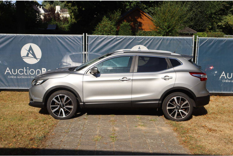 Nissan QASHQAI - Terepjáró/ SUV: 2 kép. Nissan QASHQAI - Terepjáró/ SUV: 2 kép.