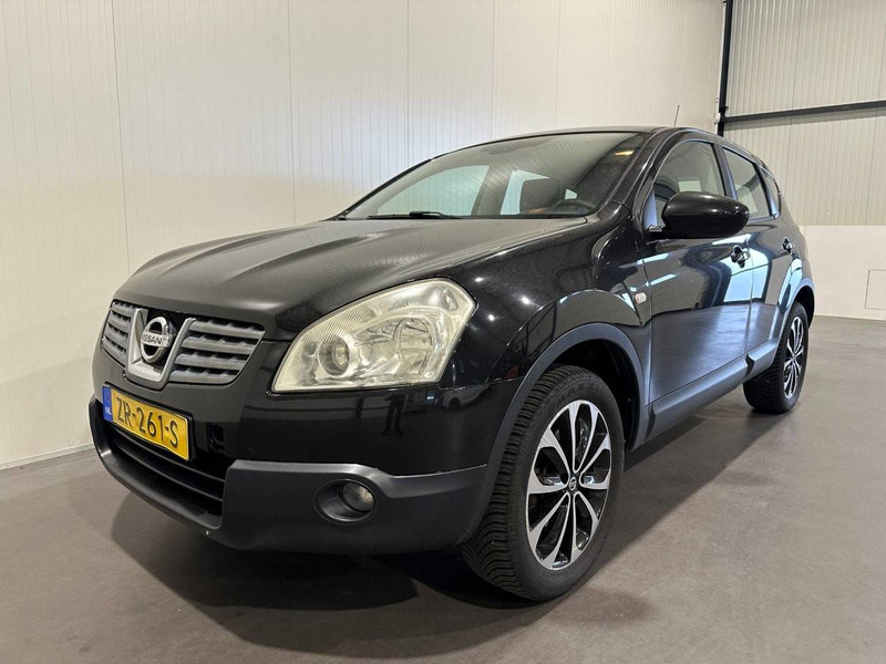 Nissan QASHQAI - Szedán: 1 kép. Nissan QASHQAI - Szedán: 1 kép.