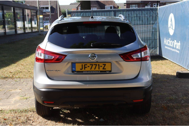 Nissan QASHQAI - Terepjáró/ SUV: 5 kép. Nissan QASHQAI - Terepjáró/ SUV: 5 kép.