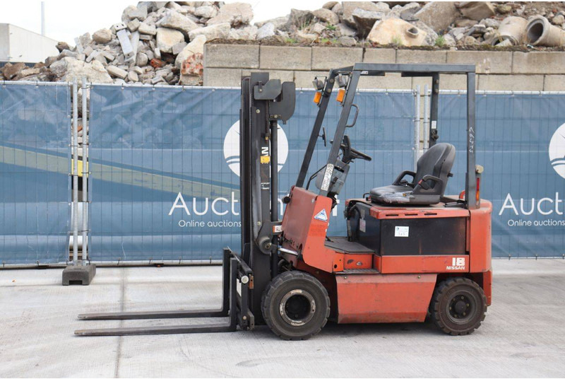 Nissan XP01 - Elektromos targonca: 1 kép. Nissan XP01 - Elektromos targonca: 1 kép.