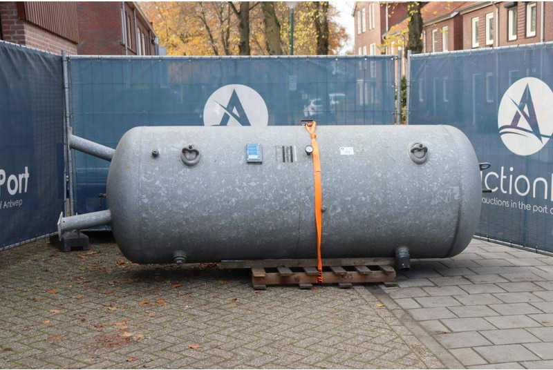 Onbekend - Akkumulátor: 1 kép. Onbekend - Akkumulátor: 1 kép.