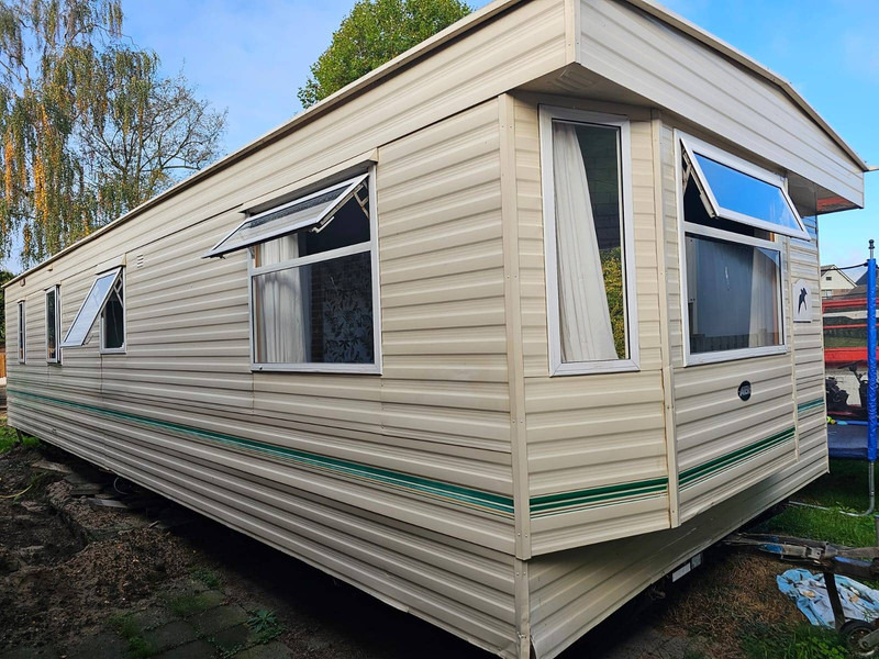 Onbekend - Kempingautó: 3 kép. Onbekend - Kempingautó: 3 kép.