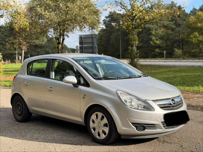 Opel Corsa 1.3 CDTI - Szedán: 4 kép. Opel Corsa 1.3 CDTI - Szedán: 4 kép.