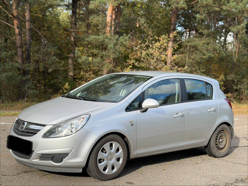 Opel Corsa 1.3 CDTI - Szedán: 1 kép. Opel Corsa 1.3 CDTI - Szedán: 1 kép.