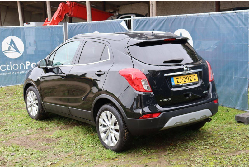 Opel Mokka X - Szedán: 4 kép. Opel Mokka X - Szedán: 4 kép.