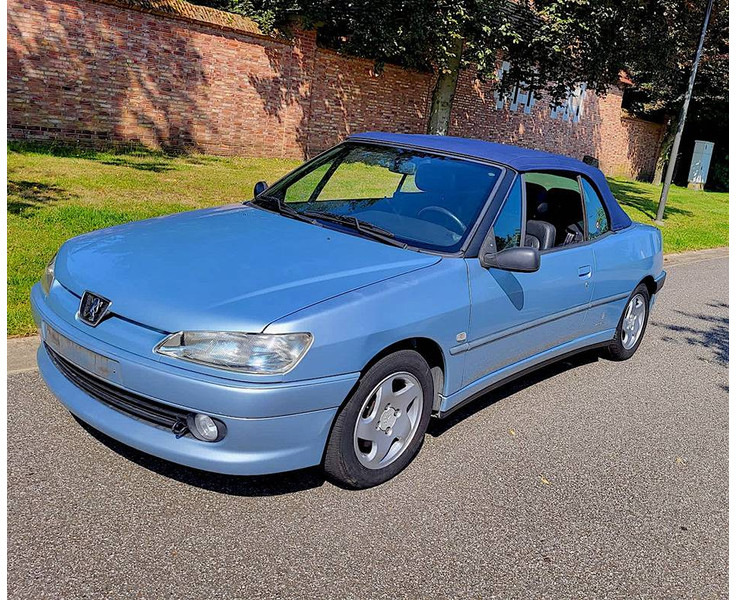 Peugeot 306 Cabriolet 1.6 Automatic - Szedán: 1 kép. Peugeot 306 Cabriolet 1.6 Automatic - Szedán: 1 kép.