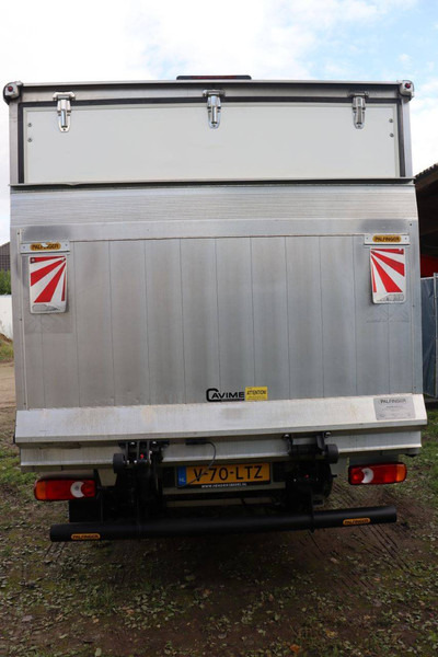 Peugeot BOXER - Dobozos felépítményű teherautó: 5 kép. Peugeot BOXER - Dobozos felépítményű teherautó: 5 kép.