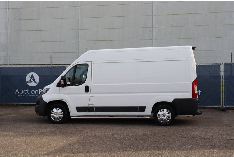Peugeot Boxer - Furgon: 3 kép. Peugeot Boxer - Furgon: 3 kép.