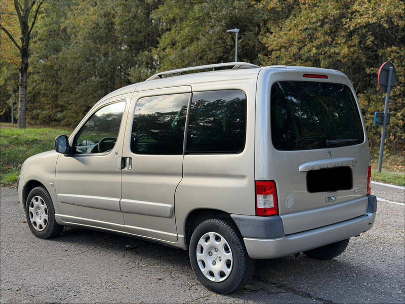 Peugeot Partner 1.6 HDI - Szedán: 4 kép. Peugeot Partner 1.6 HDI - Szedán: 4 kép.