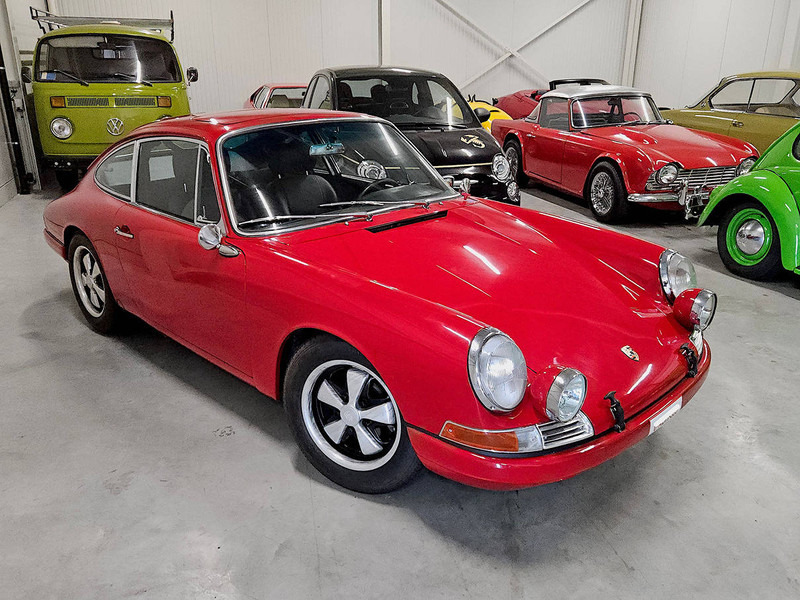 Porsche 911 2.0 - Szedán: 5 kép. Porsche 911 2.0 - Szedán: 5 kép.