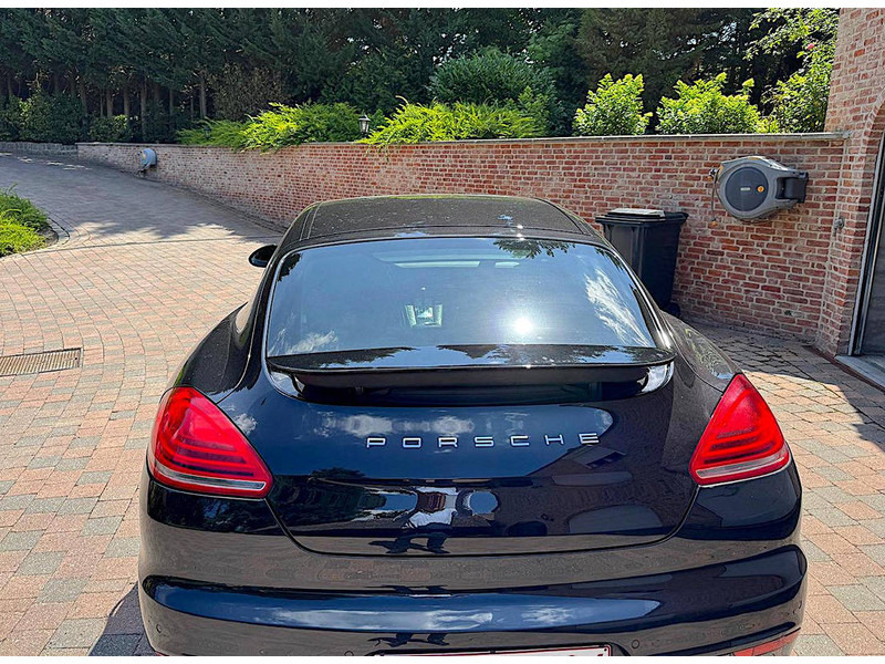 Porsche Panamera 3.0 V6 Diesel - Szedán: 2 kép. Porsche Panamera 3.0 V6 Diesel - Szedán: 2 kép.