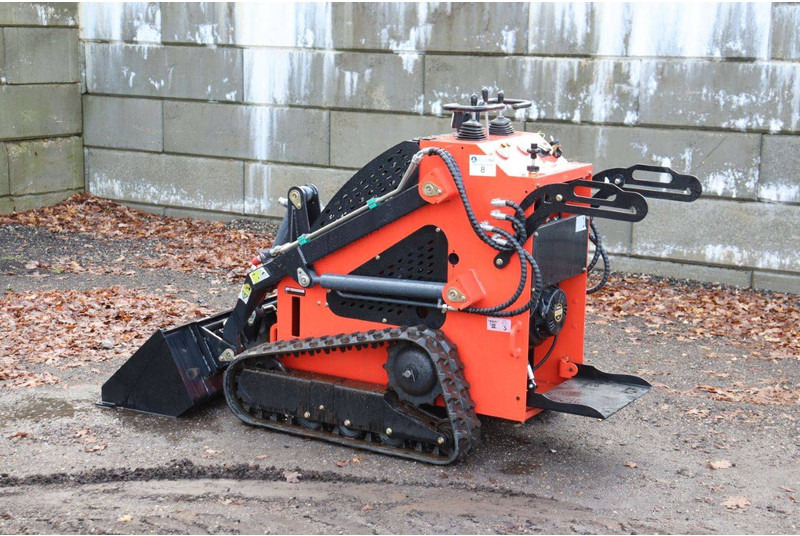 RY T360 - Lánctalpas homlokrakodó: 3 kép. RY T360 - Lánctalpas homlokrakodó: 3 kép.