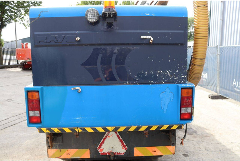 Ravo 5002 SI - Utcaseprő gép: 5 kép. Ravo 5002 SI - Utcaseprő gép: 5 kép.