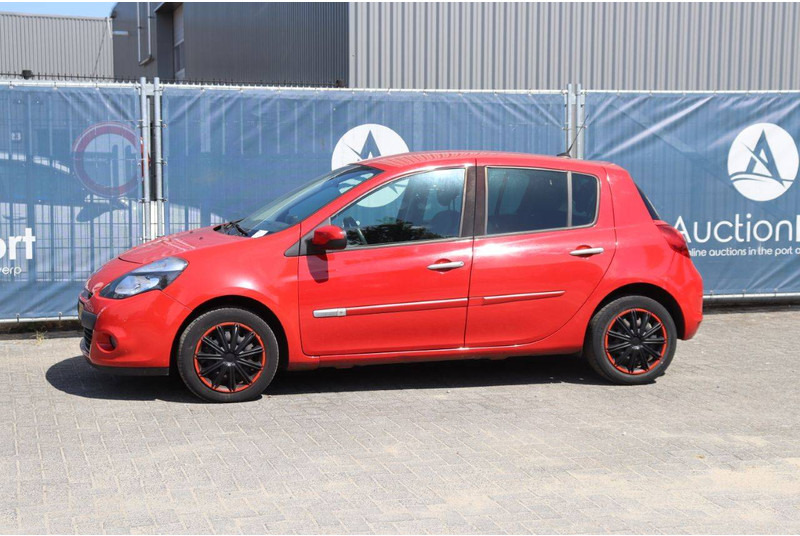 Renault Clio - Szedán: 1 kép. Renault Clio - Szedán: 1 kép.