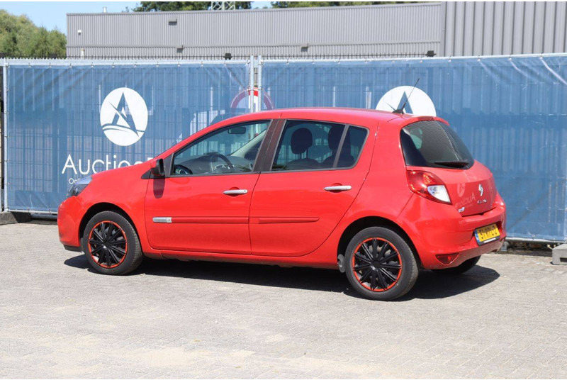Renault Clio - Szedán: 3 kép. Renault Clio - Szedán: 3 kép.