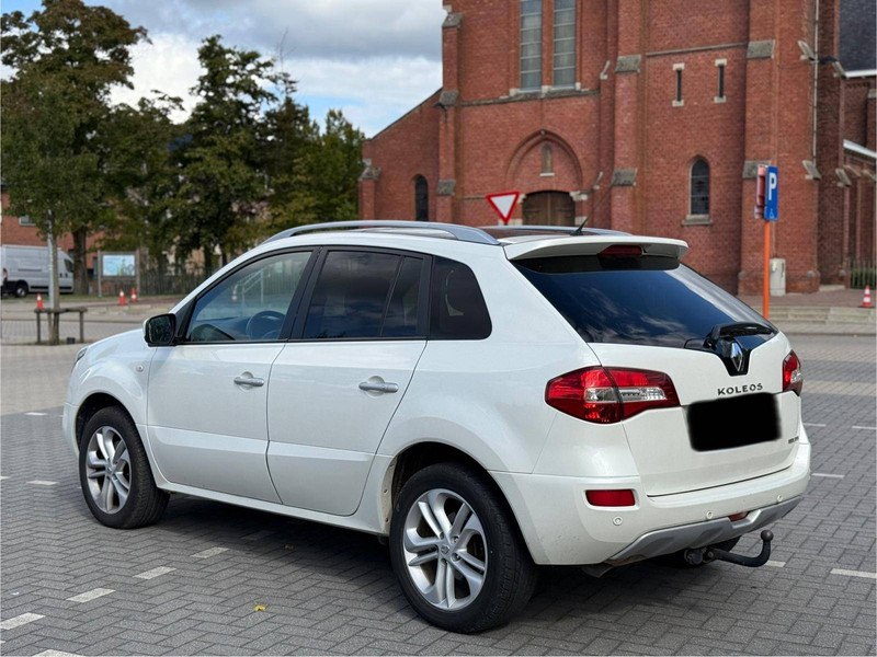 Renault Koleos 2.0 DCI AWD - Szedán: 3 kép. Renault Koleos 2.0 DCI AWD - Szedán: 3 kép.