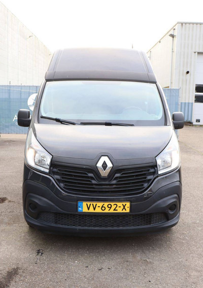 Furgon Renault Trafic: 8 kép. Furgon Renault Trafic: 8 kép.