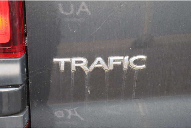 Furgon Renault Trafic: 18 kép. Furgon Renault Trafic: 18 kép.