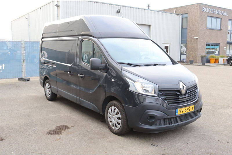 Furgon Renault Trafic: 7 kép. Furgon Renault Trafic: 7 kép.