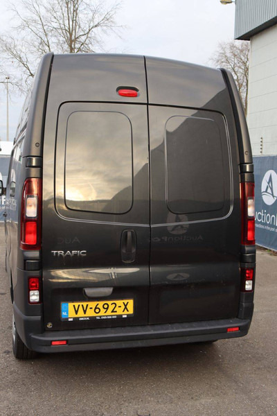 Furgon Renault Trafic: 17 kép. Furgon Renault Trafic: 17 kép.