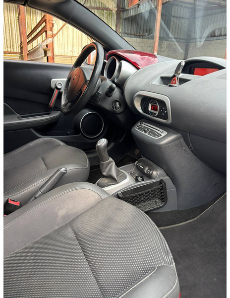 Renault Wind TCe - Szedán: 5 kép. Renault Wind TCe - Szedán: 5 kép.