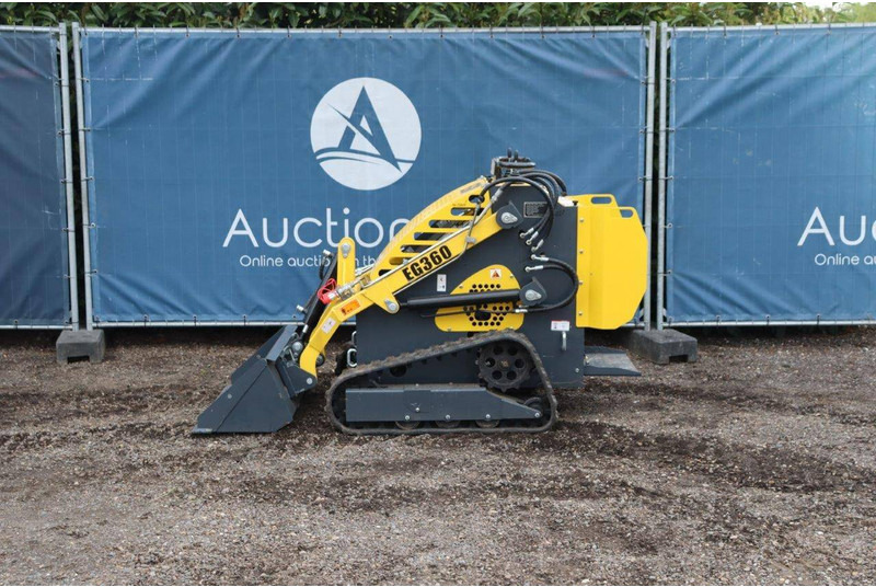 SKIDSTER EG360 - Lánctalpas homlokrakodó: 2 kép. SKIDSTER EG360 - Lánctalpas homlokrakodó: 2 kép.